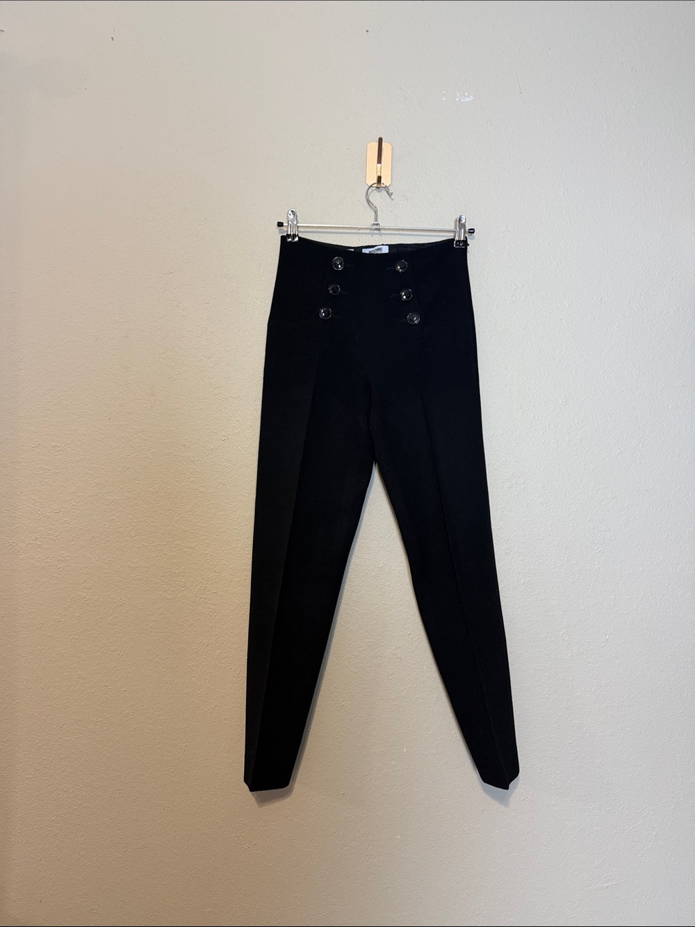 MOSCHINO CHEAP AND CHIC 100% WOOL BLACK PANTS Size 4
Button Details Creased‎